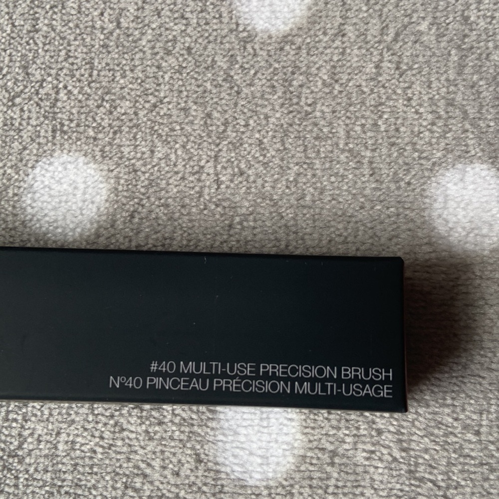NARS Multi-Use Precision Brush #40 - Picture 6 of 6
